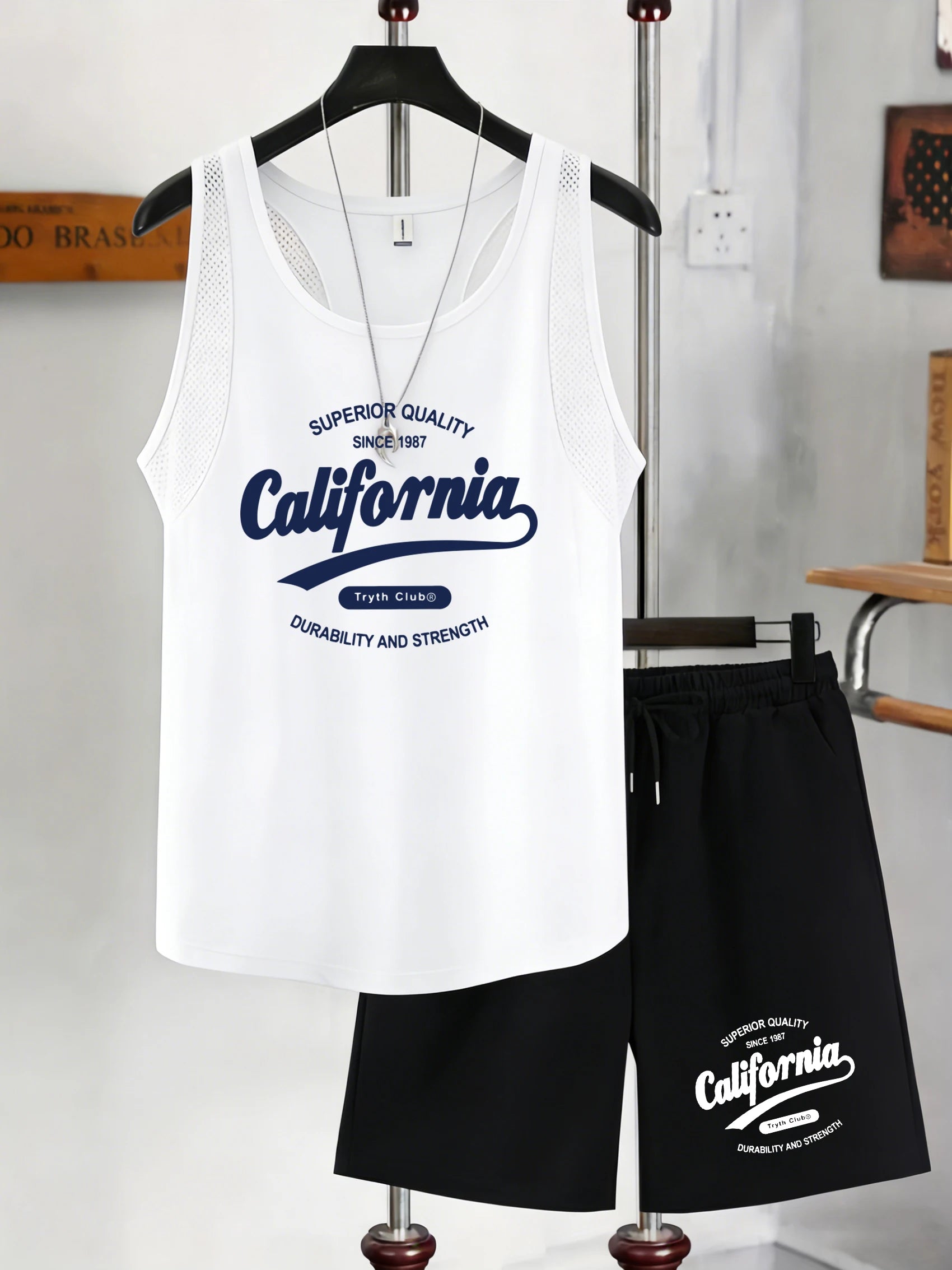 Men's breathable fitness Tank Top and Shorts