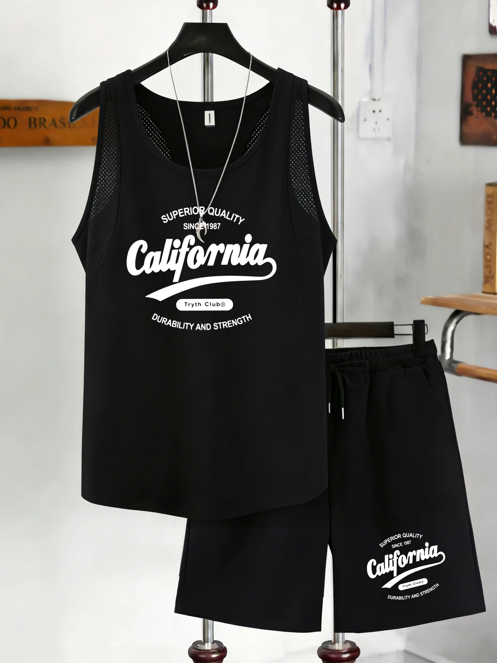 Men's breathable fitness Tank Top and Shorts